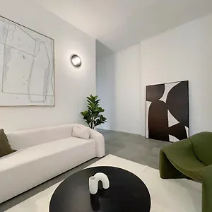 https://casa-unica-milano-spacious-contemporary-apartment-bullona-i.italymilanhotels.net